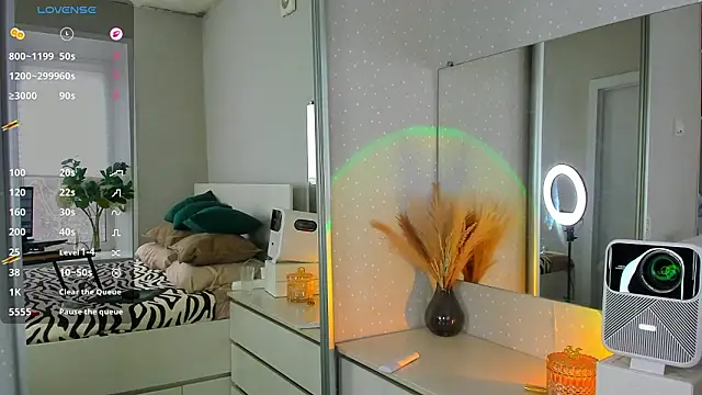 crowned goddess online show from 03.11.26