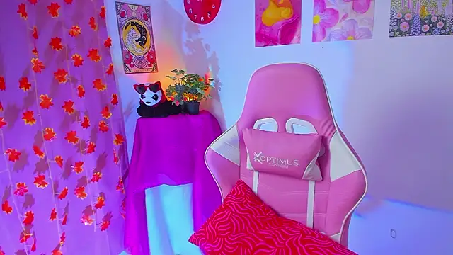 Snapshot of Madeline_21 chatting on 03.21.26 Madeline 21 online show from 03.21.26