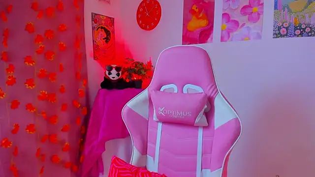 Snapshot of Madeline_21 chatting on 04.01.26 Madeline 21 online show from 04.01.26