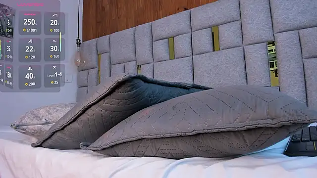 camilaa smith  online show from 03.12.26