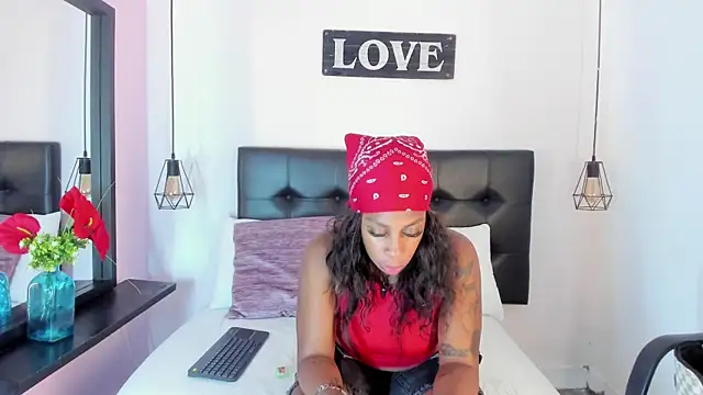 Snapshot of KatallelaMurillo chatting on 04.07.26 KatallelaMurillo online show from 04.07.26