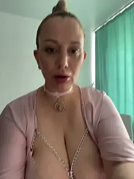 Snapshot of Avery_Wilson chatting on 06.12.26 Avery Wilson online show from 06.12.26