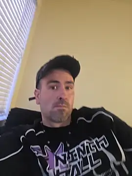 Biggbaddwulf7 online show from 04.05.26