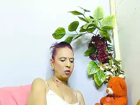 Snapshot of Hot_queen58 chatting on 06.19.26 Hot queen58 online show from 06.19.26