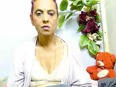 Snapshot of Hot_queen58 chatting on 06.24.26 Hot queen58 online show from 06.24.26