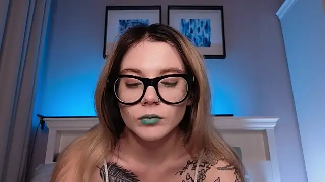 AliceTease online show from 05.16.26