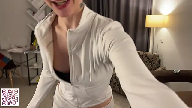 Lolatatee online show from 05.15.26