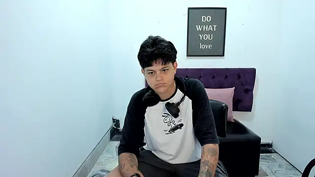 TomBoy Natali online show from 04.13.26