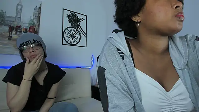 Snapshot of chiki_carm chatting on 04.15.26 chiki carm online show from 04.15.26