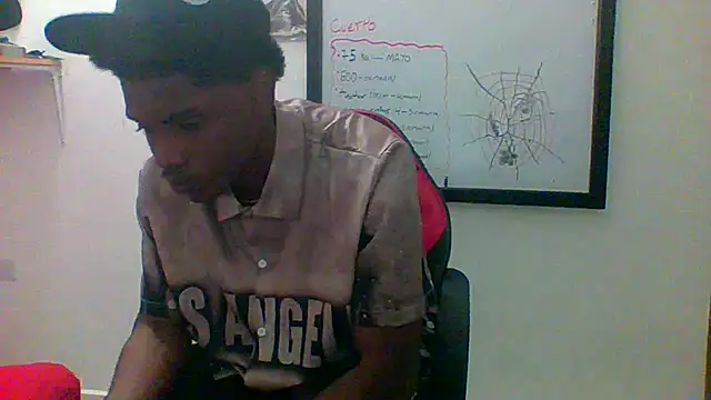Snapshot of charles_king chatting on 05.11.26 charles king online show from 05.11.26
