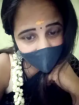 Snapshot of Tamil_Rani- chatting on 04.18.26 Tamil Rani- online show from 04.18.26