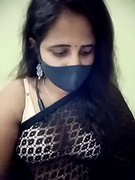 Snapshot of Tamil_Rani- chatting on 04.19.26 Tamil Rani- online show from 04.19.26