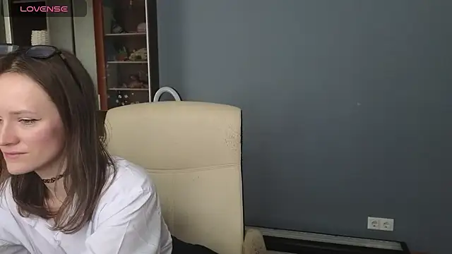 Tender Swan online show from 03.18.26