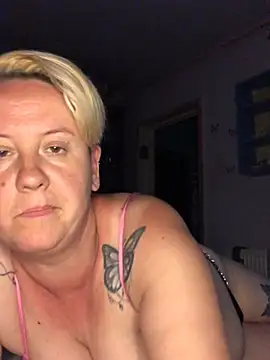 Snapshot of SofiaAmour chatting on 06.22.26 SofiaAmour online show from 06.22.26