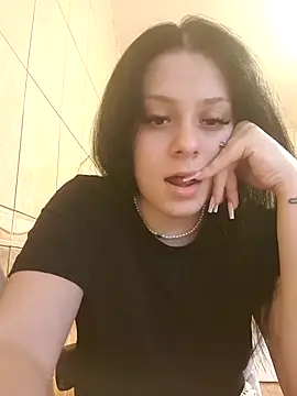 Snapshot of Thehoneyduo chatting on 03.23.26 Thehoneyduo online show from 03.23.26