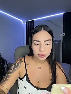 Lisabrown 23 online show from 04.20.26