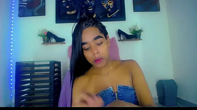 Snapshot of Nashla_D_- chatting on 03.20.26 Nashla D - online show from 03.20.26