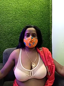 Snapshot of misti-boudii chatting on 04.15.26 misti-boudii online show from 04.15.26