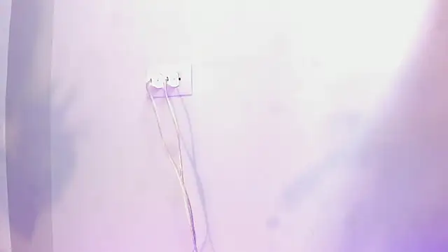 Nahomy Collins  online show from 04.01.26