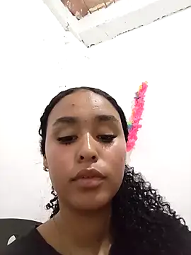 kiaria Glow online show from 03.02.26