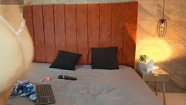 Lauren Rouses online show from 04.11.26