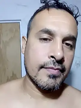 Ezehombre online show from 04.15.26