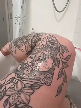 BeeMay22 online show from 04.18.26