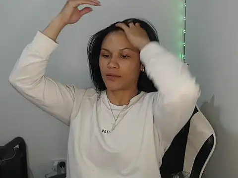 Snapshot of KathLovee chatting on 04.24.26 KathLovee online show from 04.24.26