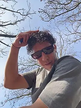 Snapshot of TitanNoir chatting on 03.19.26 TitanNoir online show from 03.19.26