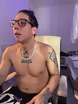 Snapshot of TitanNoir chatting on 03.22.26 TitanNoir online show from 03.22.26