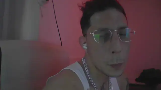 Snapshot of TitanNoir chatting on 04.01.26 TitanNoir online show from 04.01.26