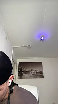 Snapshot of TitanNoir chatting on 04.07.26 TitanNoir online show from 04.07.26