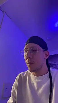 Snapshot of TitanNoir chatting on 04.12.26 TitanNoir online show from 04.12.26