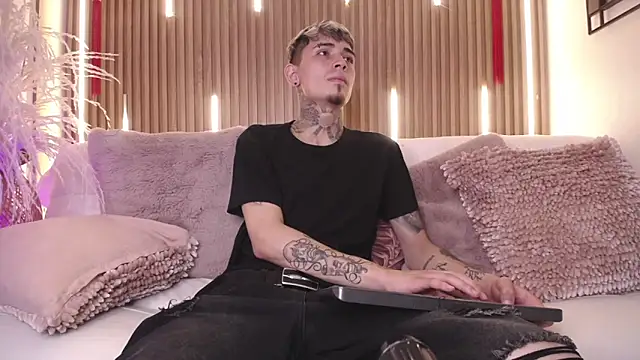 Max Hader  online show from 03.11.26