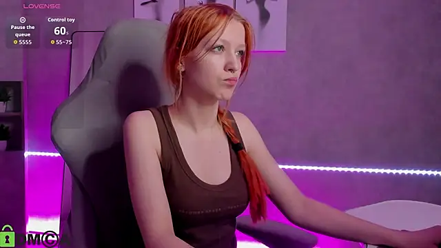 Emma Dusk online show from 05.15.26