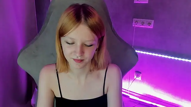 Emma Dusk online show from 07.11.26