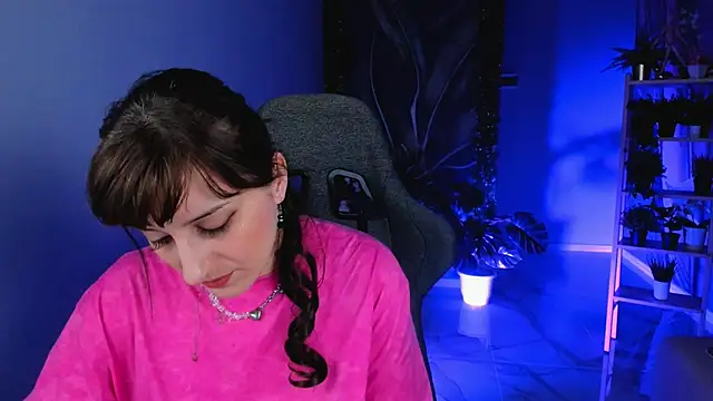 Snapshot of EmmaWheelers chatting on 04.01.26 EmmaWheelers online show from 04.01.26