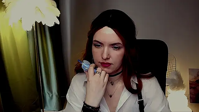 Snapshot of AliceSmite chatting on 05.12.26 AliceSmite online show from 05.12.26