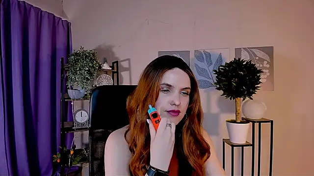 Snapshot of AliceSmite chatting on 05.17.26 AliceSmite online show from 05.17.26