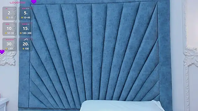 Snapshot of Leandra-Johnson chatting on 04.01.26 Leandra-Johnson online show from 04.01.26