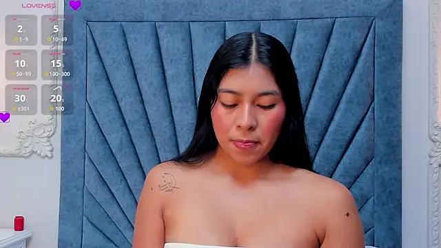 Snapshot of Leandra-Johnson chatting on 04.15.26 Leandra-Johnson online show from 04.15.26