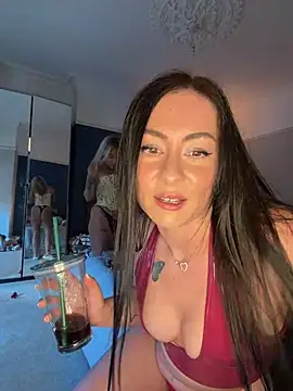 CherryVenomm online show from 04.05.26