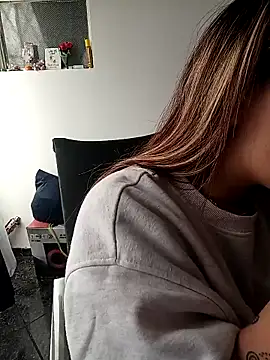 Baby Pink Love online show from 03.13.26