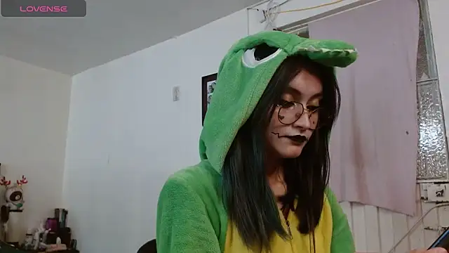 naomi unu online show from 06.13.26