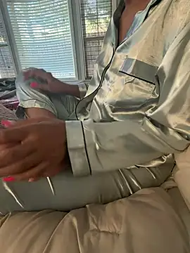 TrustMySoles online show from 04.11.26