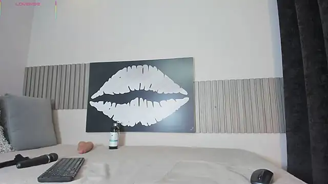 Snapshot of Adri_Silva chatting on 03.20.26 Adri Silva online show from 03.20.26