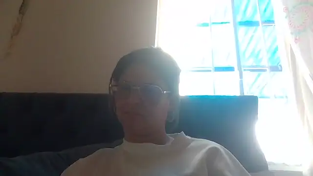 Jiwon Han online show from 05.15.26
