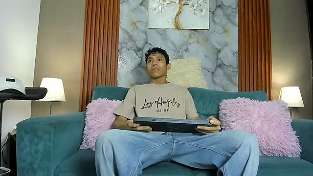 SKINNY BOYXXX online show from 03.13.26