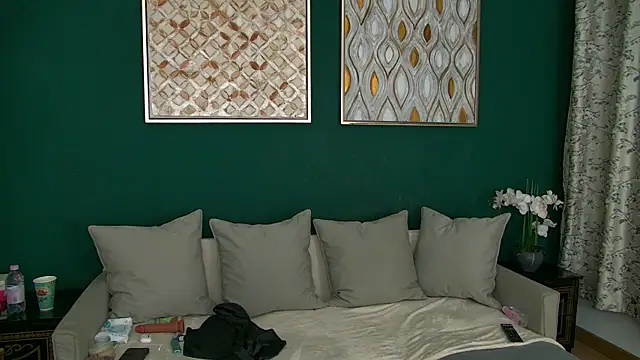 SkinnyNatty online show from 04.03.26