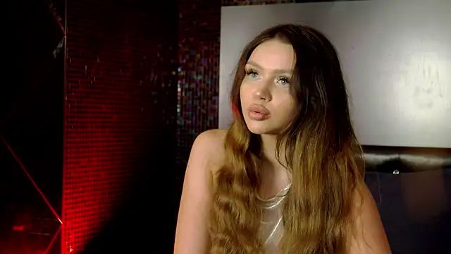 Snapshot of MelanieSutton chatting on 07.27.26 MelanieSutton online show from 07.27.26